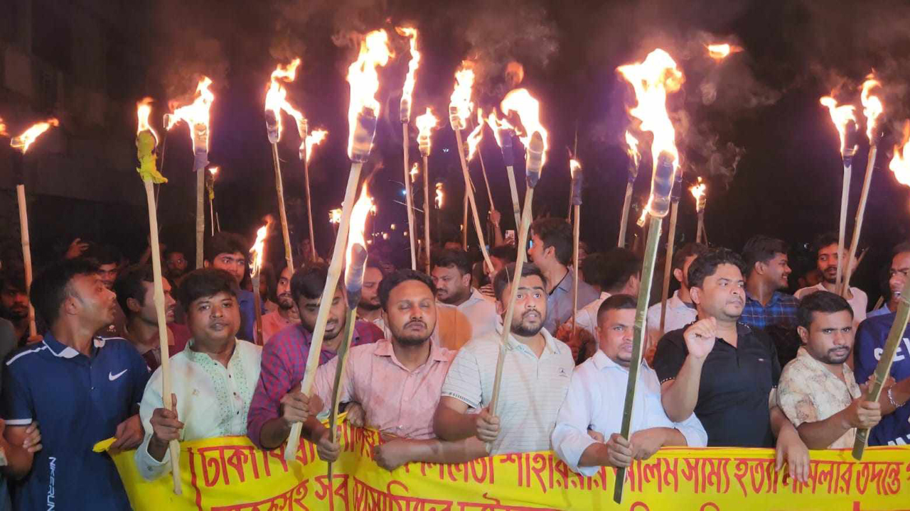 সাম্য হত্যা মামলার তদন্তে গাফিলতি, রাবিতে মশাল মিছিল