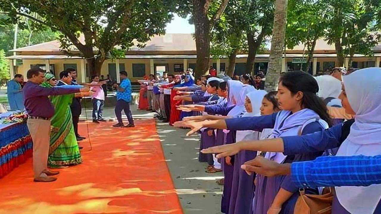 স্কুল-কলেজে সমাবেশে পাঠের জন্য নতুন শপথ ঘোষণা দিয়ে প্রজ্ঞাপন জারি