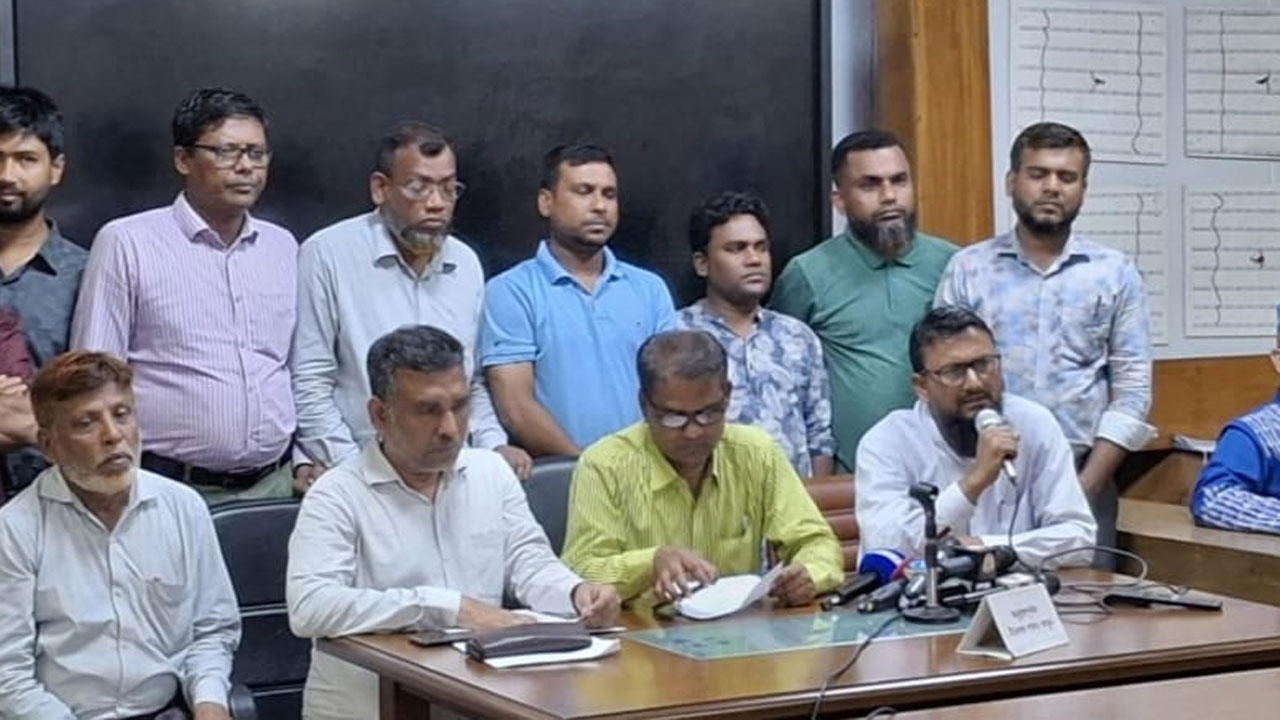 প্রধান উপদেষ্টা ফিরলে ভালো খবর পাওয়ার আশায় সচিবালয়ের কর্মচারীরা