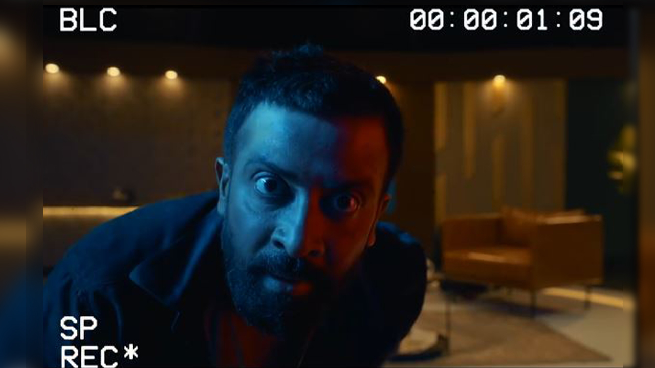 মুখোশ পরে ‘তাণ্ডব’ চালালেন শাকিব, ধরা পড়লেন ক্যামেরায়!