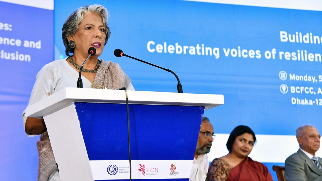 সরকার কর্মক্ষেত্রে সাফল্যে মেয়েদের সমান সুযোগ দিতে চায়