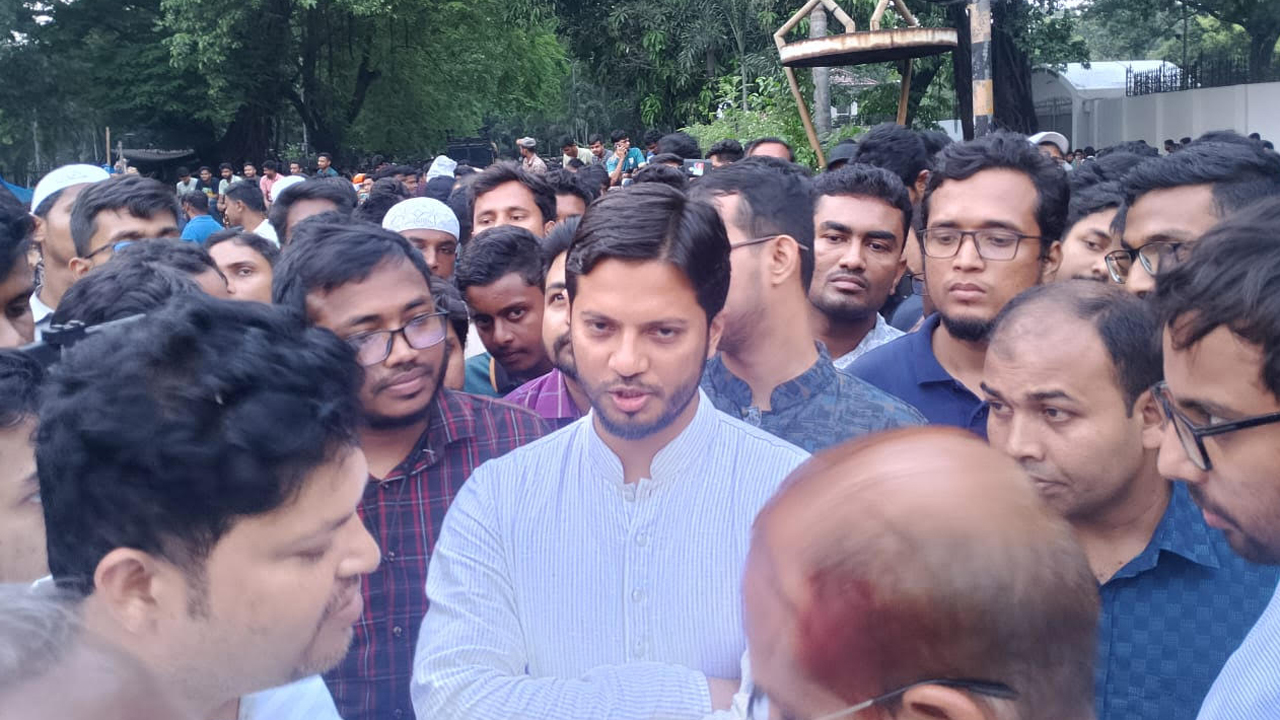 উচ্চ শিক্ষার নামে জবি শিক্ষার্থীদের সঙ্গে প্রতারণা করা হয়