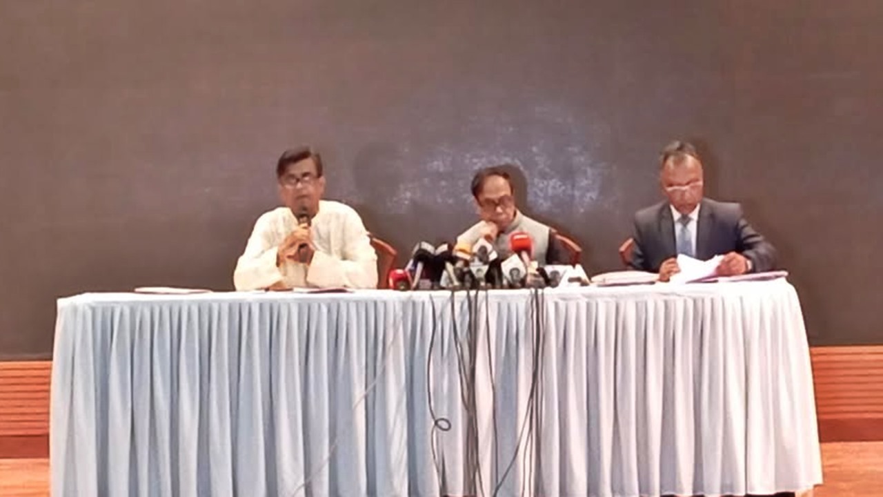 নগদের ২০০০ কোটি আত্মসাৎ, পুরোনো ম্যানেজমেন্টের বিরুদ্ধে কেন্দ্রীয় ব্যাংক