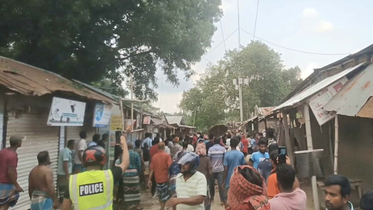 মাছ বিক্রির পাওনা টাকা নিয়ে দুই গ্রামবাসীর সংঘর্ষ, আহত ২৫