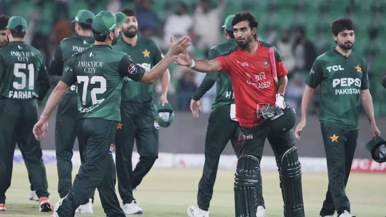 হারের ম্যাচেও প্রাপ্তি তানজিম সাকিবের বিশ্বরেকর্ড