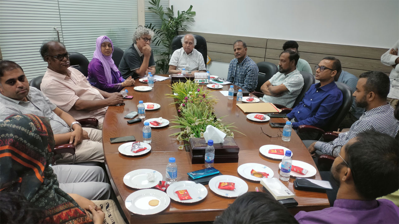 জবির সাত একরে দুইটি অস্থায়ী আবাসনের উদ্যোগ ইউজিসির
