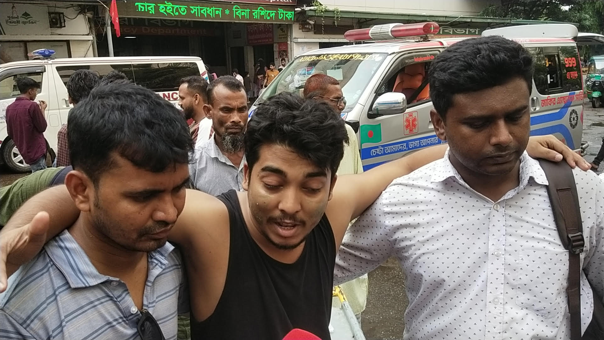 লংমার্চে পুলিশি হামলা : গুরুতর আহত হয়ে হাসপাতালে সাংবাদিক লিমন