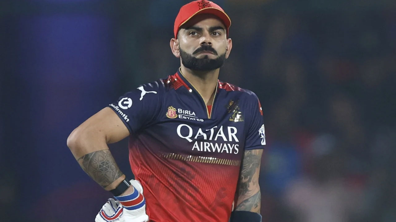 ৩ বছর পর অধিনায়কত্ব ছাড়ার কারণ জানালেন কোহলি