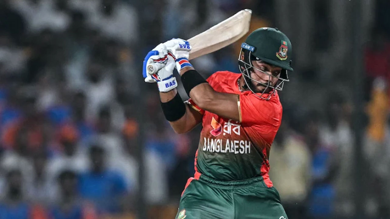 ইমনের ঝোড়ো ফিফটি, বড় সংগ্রহের পথে বাংলাদেশ