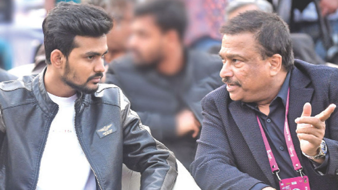 ফারুককে বিসিবি থেকে সরানোর কারণ জানালেন ক্রীড়া উপদেষ্টা