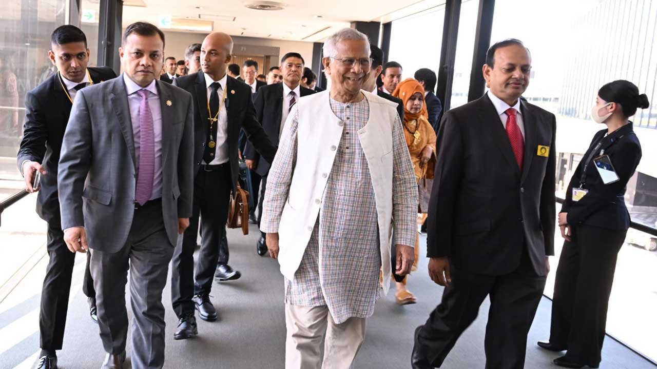 জাপানে পৌঁছেছেন প্রধান উপদেষ্টা