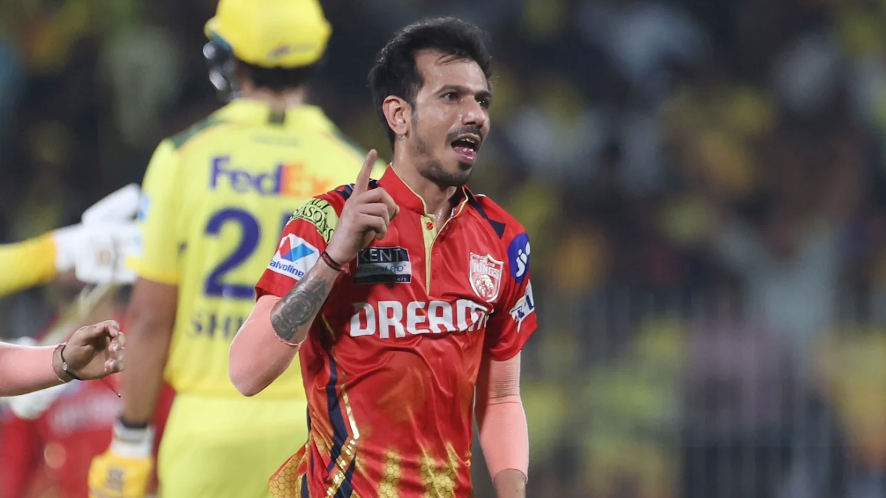 ২ বছর পর আইপিএলে হ্যাটট্রিক, আরও যত রেকর্ড চাহালের