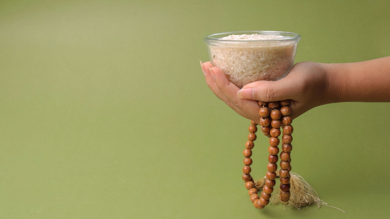 ধনী ব্যক্তির দরিদ্র সন্তানকে যাকাত দেওয়া যাবে?