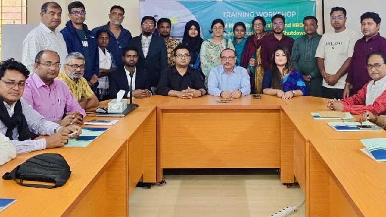 ডিজিটাল সাক্ষরতা বৃদ্ধি এখন সময়ের দাবি