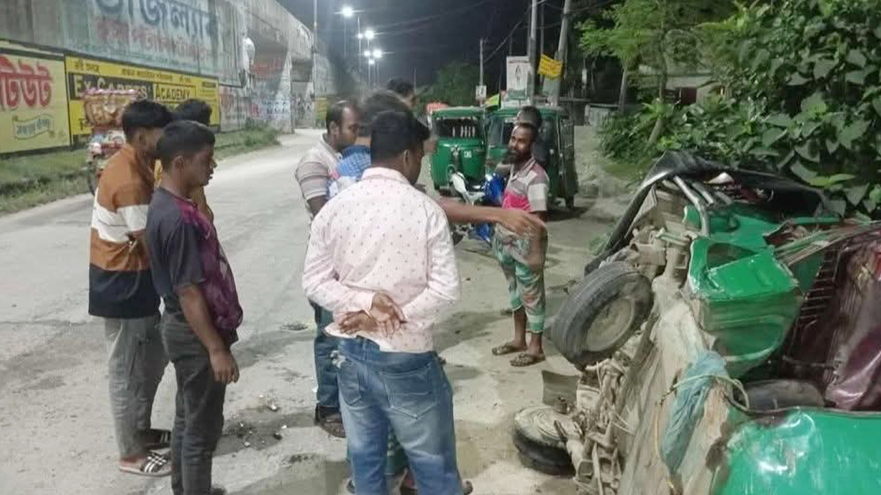 টাঙ্গাইলে ট্রাক-সিএনজি সংঘর্ষে চালকসহ দুইজন নিহত