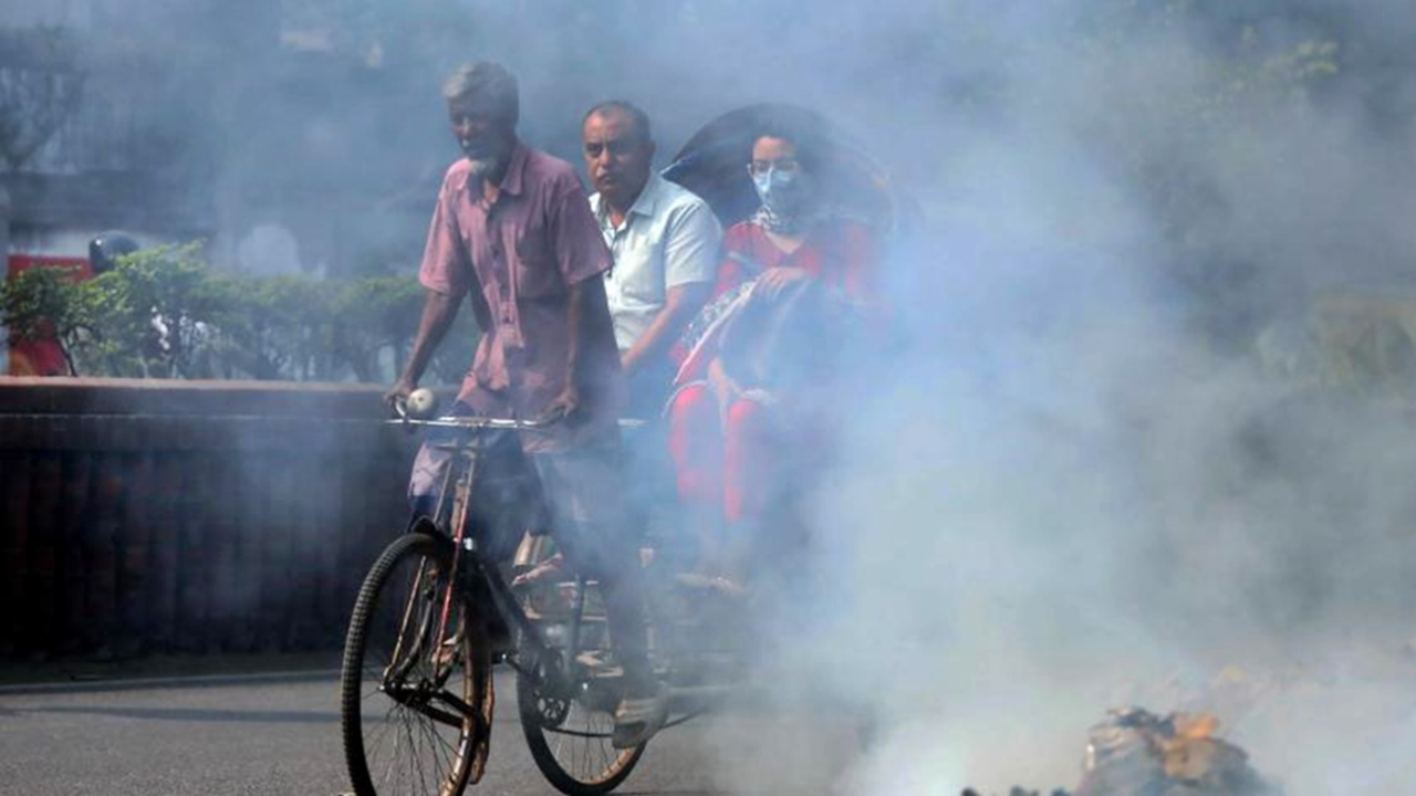 বায়ু দূষণের শীর্ষে দিল্লি, ঢাকার অবস্থান কত?