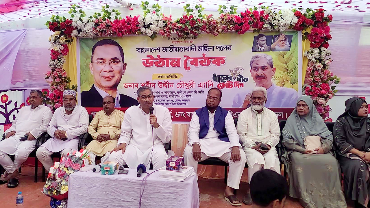 টাকার বস্তা নিয়ে আত্মীয়দের আগেই বিদেশে পাঠিয়েছেন হাসিনা : এ্যানি