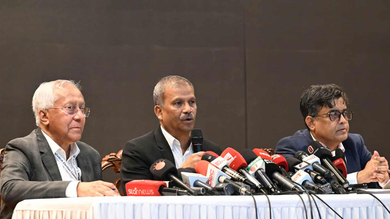 ‘সংখ্যাগরিষ্ঠতার’ ভিত্তিতে ফল ঘোষণা করতে পারবে ইসি