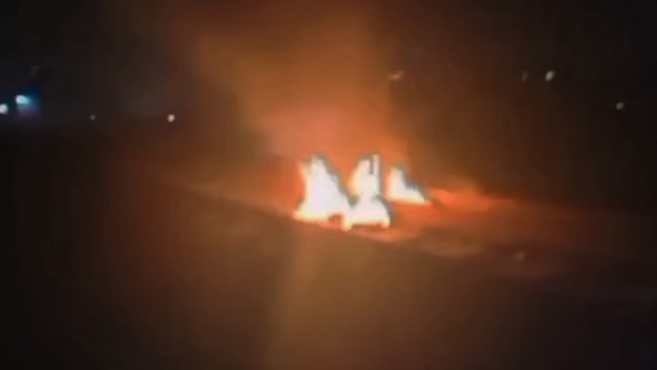 ব্রাহ্মণবাড়িয়ায় গভীর রাতে রেললাইনে আগুন, স্বল্প সময় বন্ধ হয় ট্রেন চলাচল