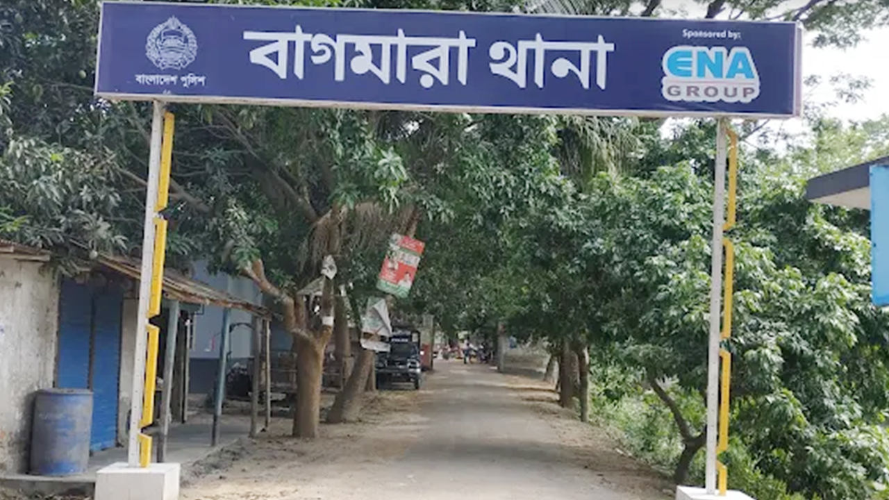 প্রবাসীর স্ত্রীর থেকে টাকা হাতিয়ে নিল প্রতারক