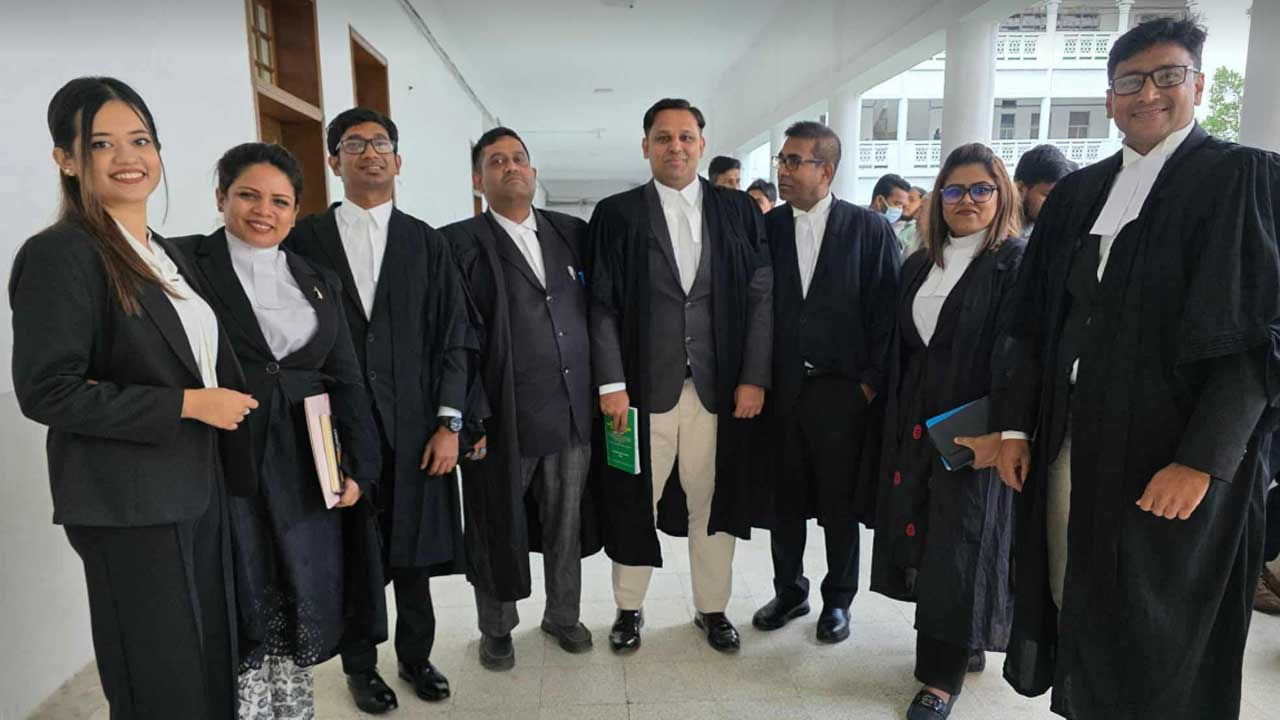 বার কাউন্সিলের সনদ ছাড়া কর আইনজীবী স্বীকৃতি কেন অবৈধ নয় : হাইকোর্ট