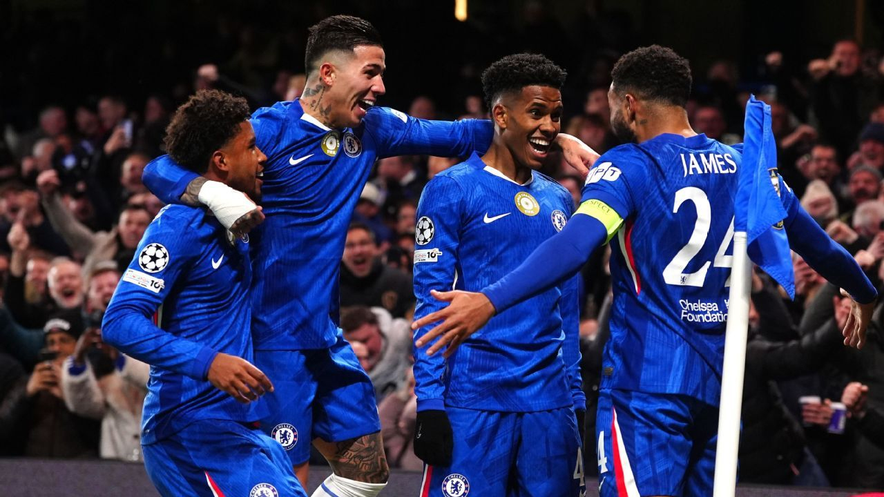 মেসি, রোনালদোর সঙ্গে এস্তেভাওয়ের তুলনায় যা বললেন কোচ