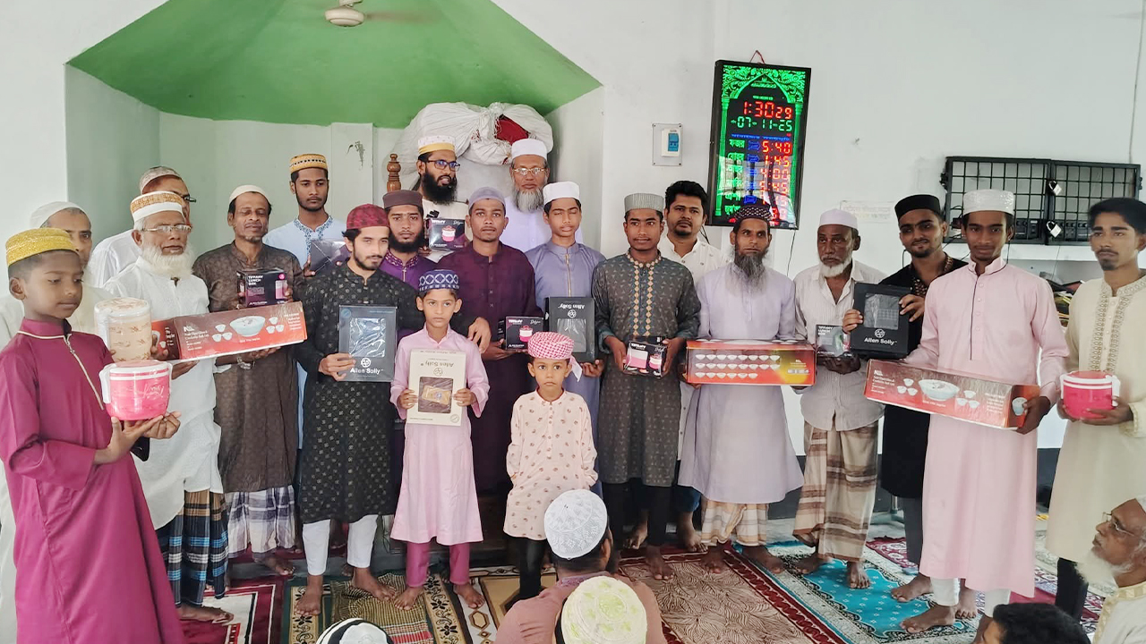 টানা ৪১ দিন জামায়াতে নামাজ আদায়, ২০ মুসল্লি পুরস্কৃত