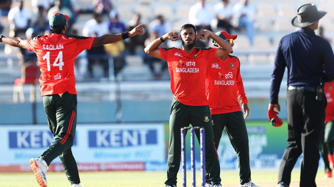 অবিশ্বাস্যভাবে ভারতের সঙ্গে টাই বাংলাদেশের, সেমিফাইনাল গড়াল সুপার ওভারে