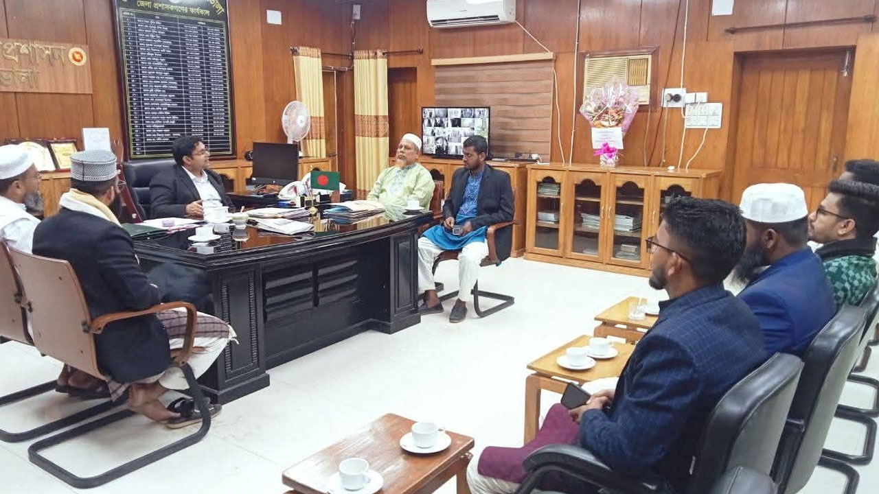 ইন্ট্রাকোর গ্যাসভর্তি কাভার্ডভ্যান আটকের ২৪ ঘণ্টার মাথায় ছেড়ে দিল শিবির