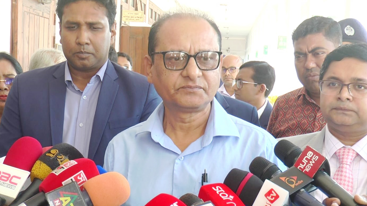 জানুয়ারির শুরুতেই বই পৌঁছাবে শিক্ষার্থীদের হাতে : শিক্ষা উপদেষ্টা