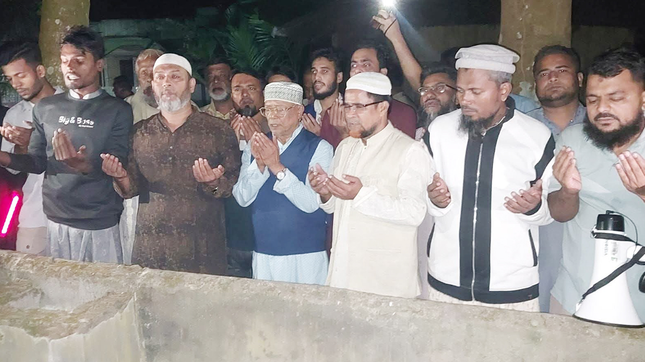 জামায়াতের সাবেক আমিরের কবর জিয়ারত করলেন বিএনপির প্রার্থী মিন্টু