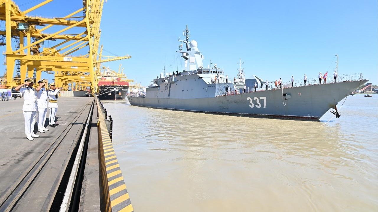 চট্টগ্রামে নোঙর করল রাশিয়ান যুদ্ধজাহাজ