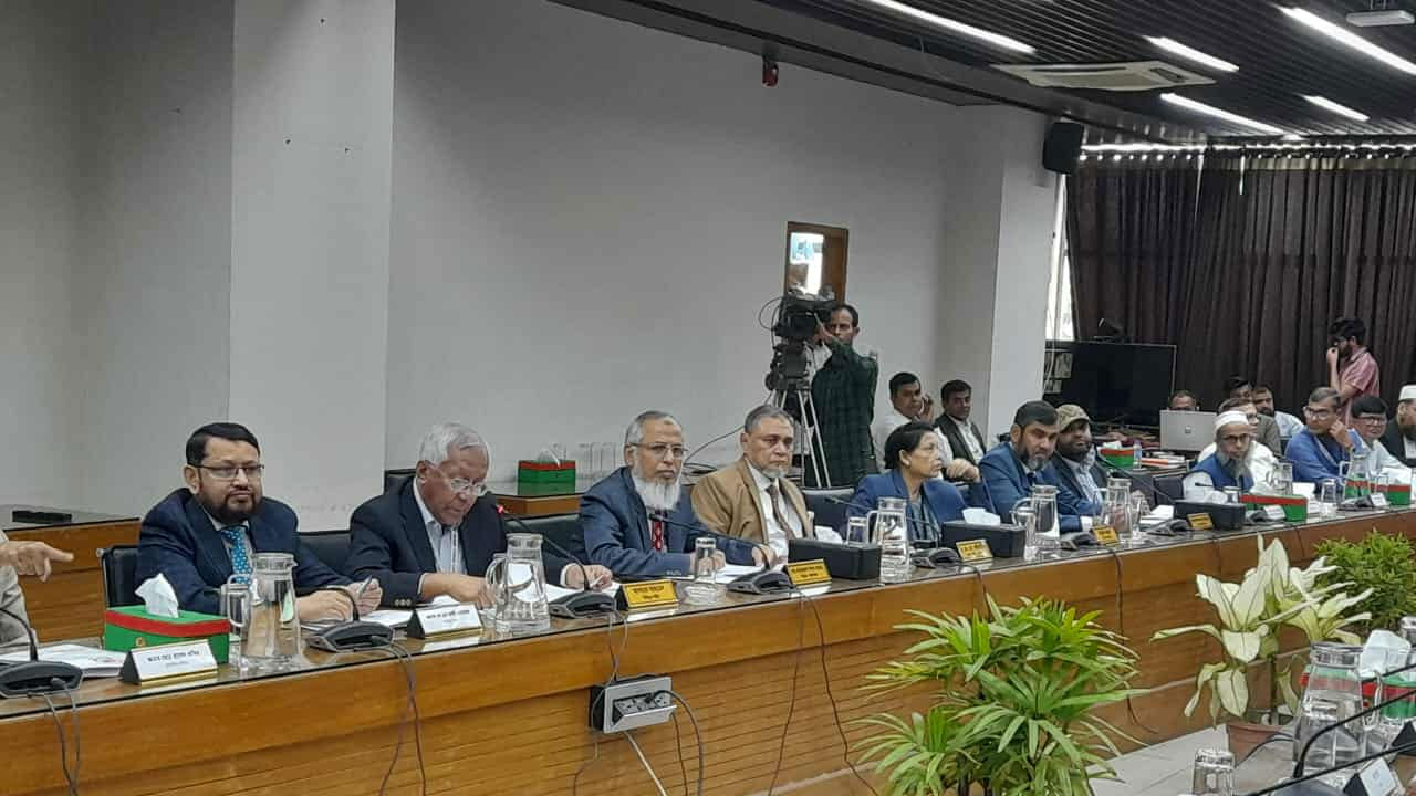 সুন্দর ও নিরপেক্ষ নির্বাচন উপহার দিতে আমরা প্রতিশ্রুতিবদ্ধ : সিইসি