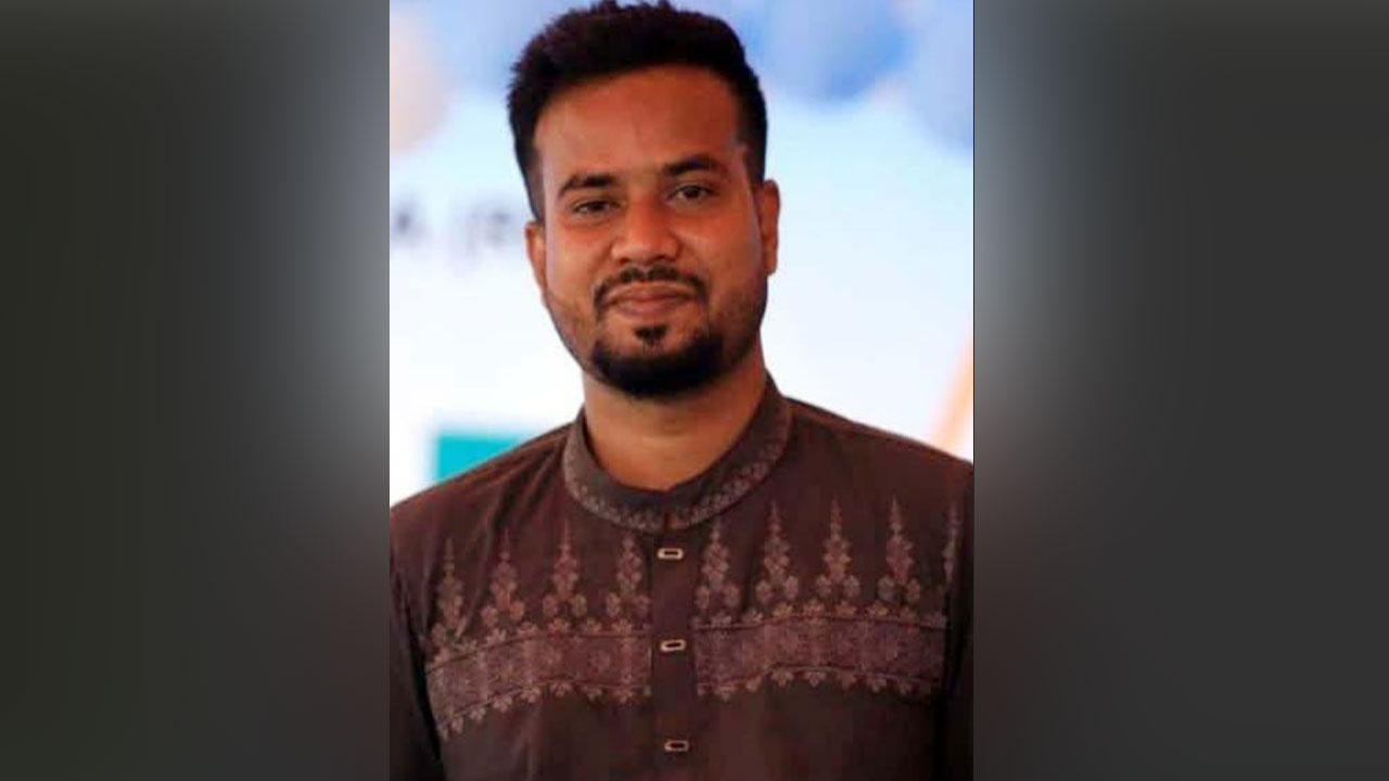 লঞ্চঘাটে ‘চাঁদা’ তুলতে গিয়ে দুই সহযোগীসহ ছাত্রদল নেতা আটক