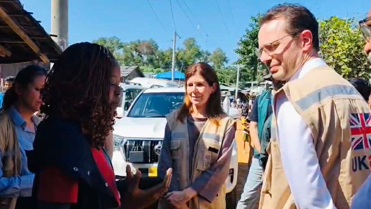 রোহিঙ্গা ক্যাম্প ঘুরে দেখলেন ব্রিটিশ উন্নয়ন মন্ত্রী জেনি চ্যাপম্যান