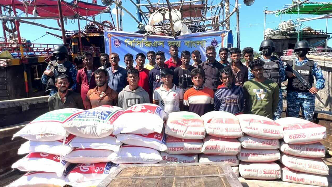 মিয়ানমারগামী খাদ্য ও নির্মাণ সামগ্রীসহ ২২ জন আটক