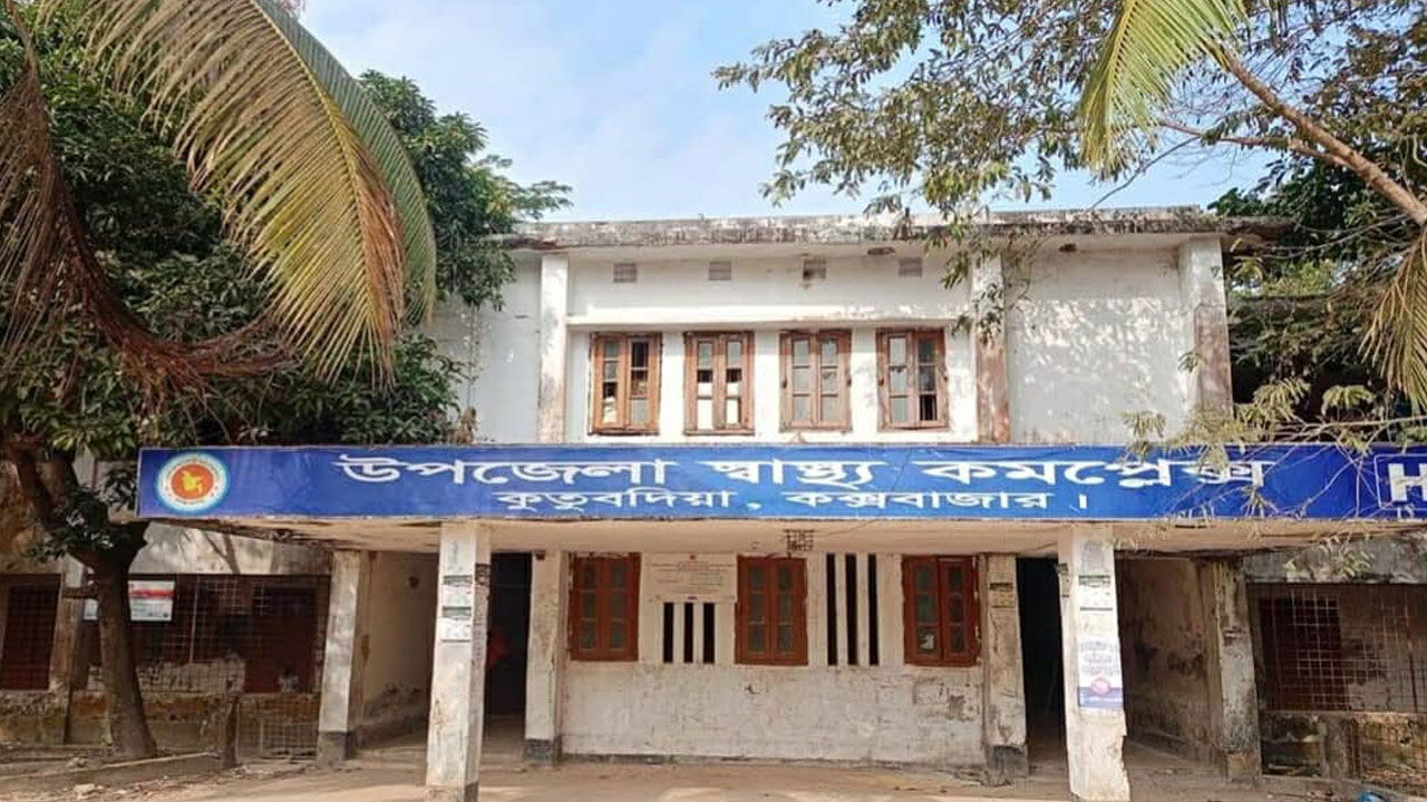 চুলা থেকে শরীরে আগুন, ছেলেকে কোলে নিয়ে পুকুরে ঝাঁপ দিলেন মা