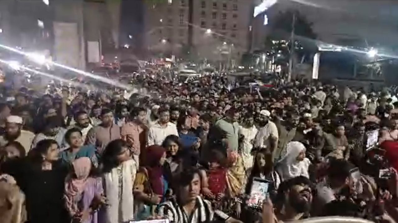 আওয়ামী লীগের অগ্নিসন্ত্রাসের প্রতিবাদে রাজধানীতে এনসিপির মিছিল