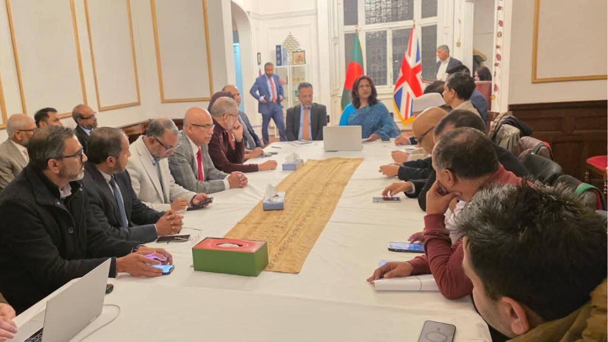 যুক্তরাজ্যে প্রবাসী বাংলাদেশিদের পোস্টাল ভোট নি‌য়ে ব্রিফিং