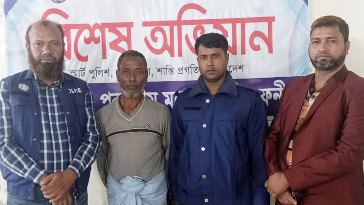 পুলিশের ওপর হামলার ঘটনায় বনবিভাগের কর্মচারী গ্রেপ্তার