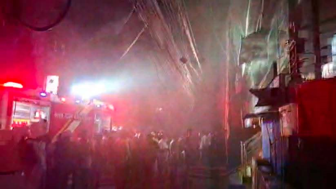 কক্সবাজারে মার্কেটে ভয়াবহ আগুন