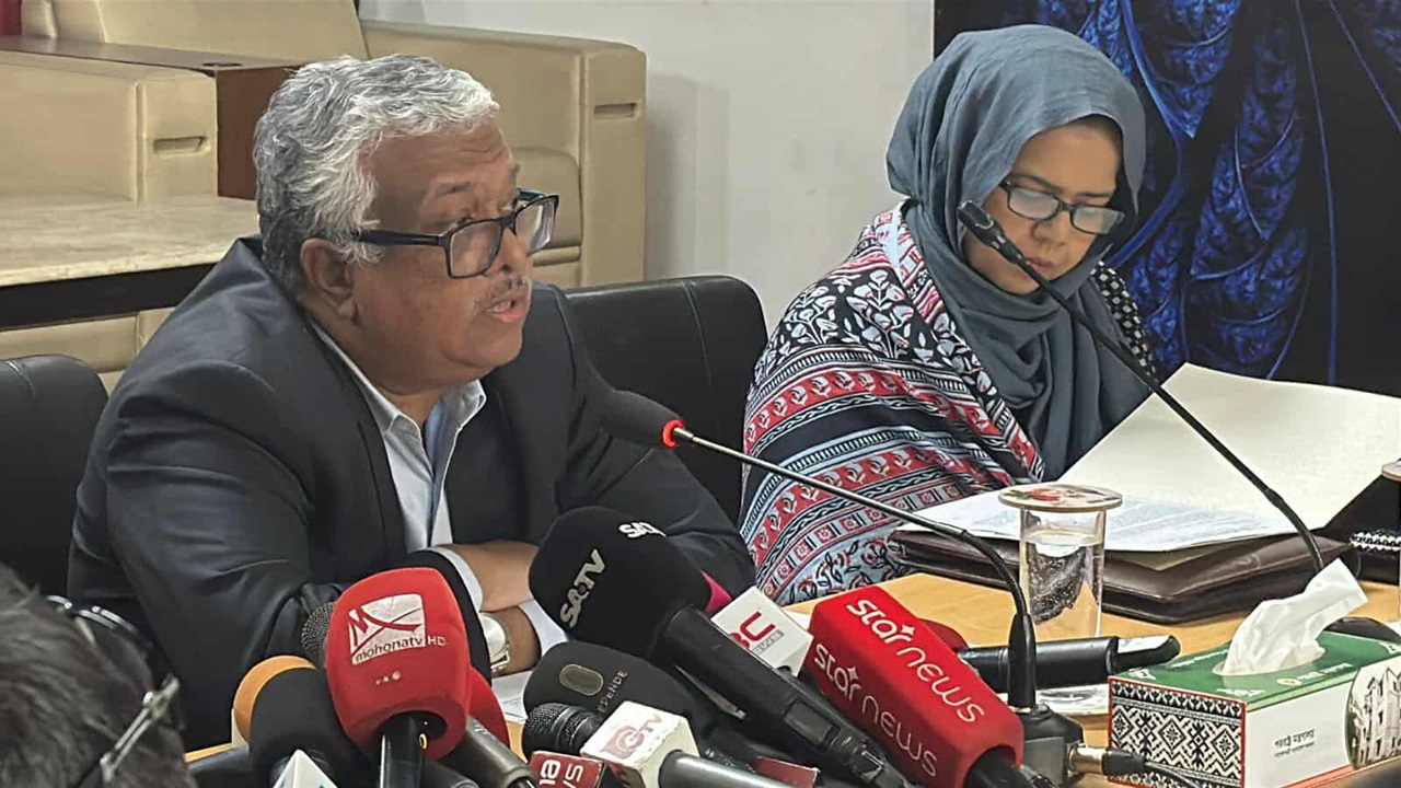 বিমানবন্দরে ভুটানের প্রধানমন্ত্রীকে অভ্যর্থনা জানাবেন প্রধান উপদেষ্টা