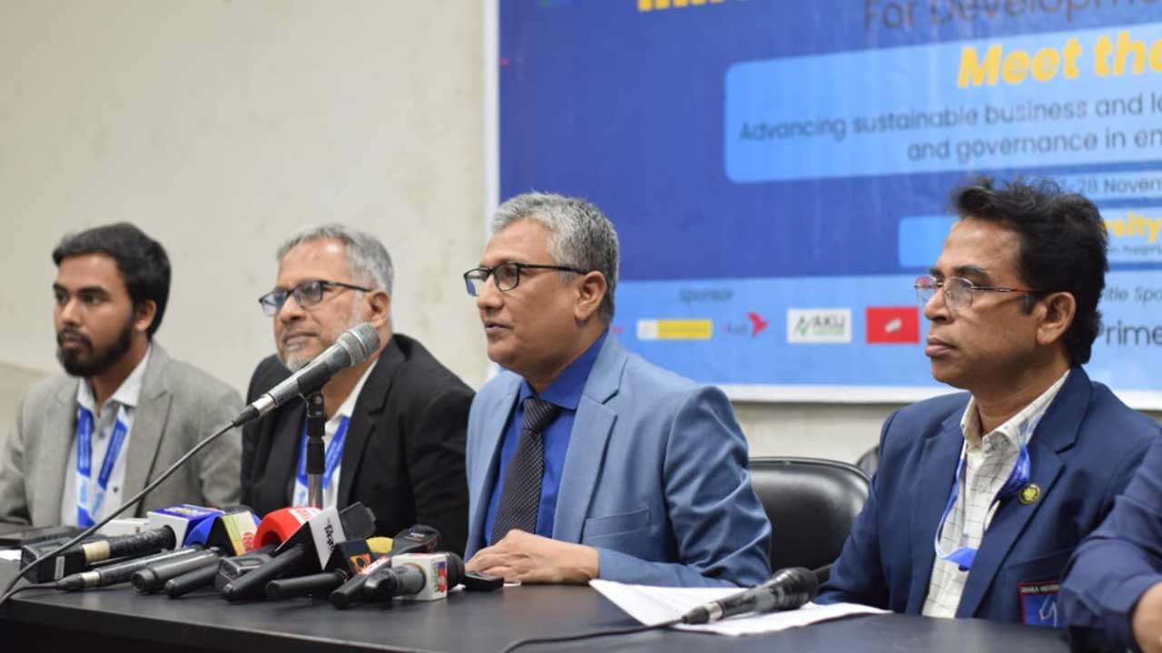 নতুন জ্ঞান সবার দোরগোড়ায় পৌঁছাতে কাজ করছে গ্রিন ইউনিভার্সিটি : উপাচার্য