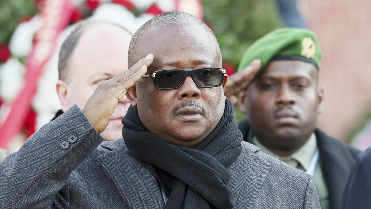 দেশ ছেড়ে পালিয়েছেন গিনি-বিসাউয়ের ক্ষমতাচ্যুত প্রেসিডেন্ট