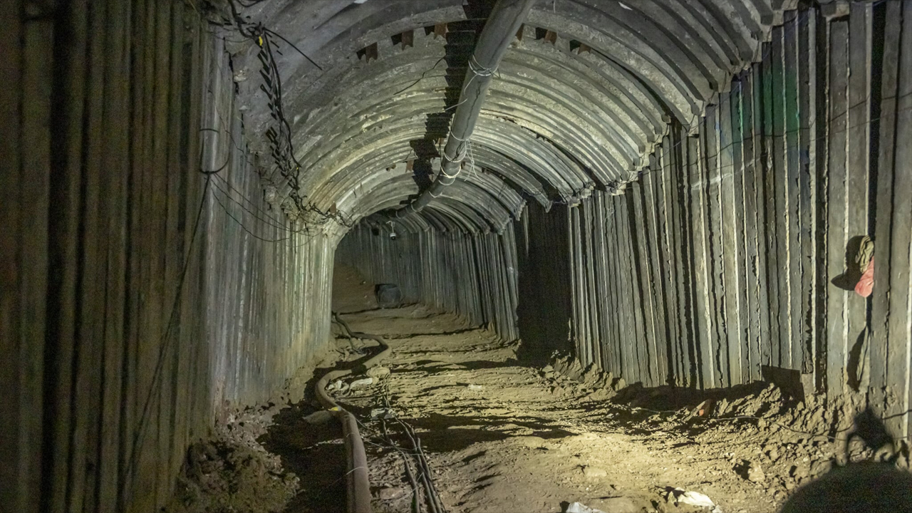 রাফার সুড়ঙ্গে আটকে পড়া ফিলিস্তিনি যোদ্ধাদের কাছে খাবার-পানি নেই