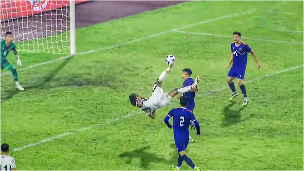 চার মিনিটে হামজার দুই গোলে বাংলাদেশের লিড