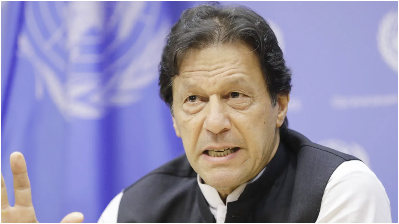 ‘ইমরান খান জীবিত, দেশ ছাড়তে চাপ দিচ্ছে সরকার’