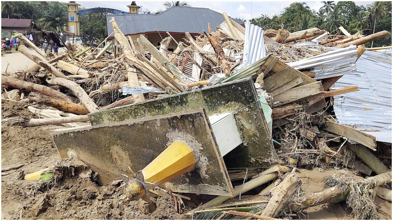 ইন্দোনেশিয়ায় বৃষ্টি-বন্যা-ভূমিধসে প্রাণহানির সংখ্যা ৩০০ ছাড়াল