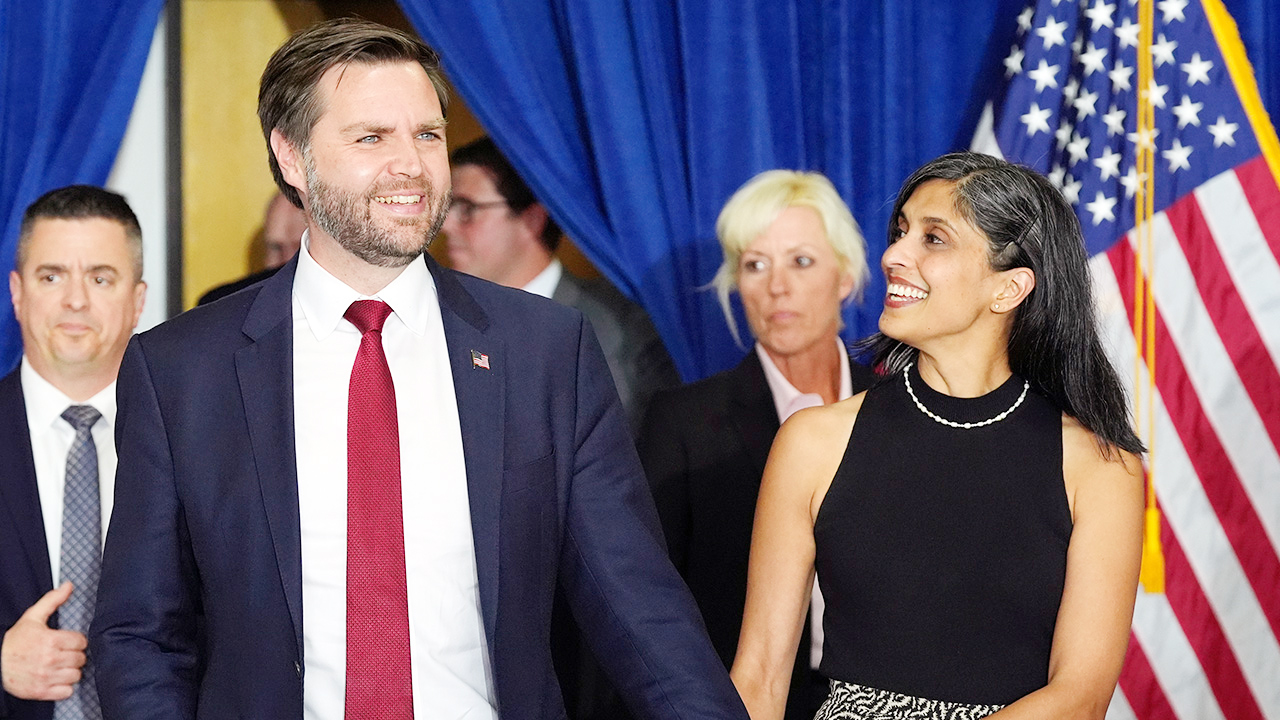 ঊষা খ্রিস্টান হবে না, বিতর্কের জেরে বললেন মার্কিন ভাইস প্রেসিডেন্ট