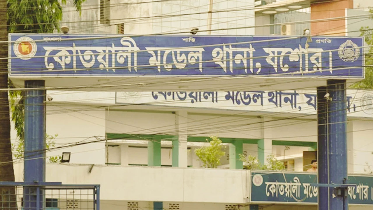 কনস্টেবলকে ছুরিকাঘাত করে পালিয়ে গেল মাদক কারবারি